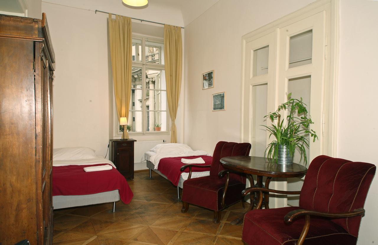 Little Town Budget Hotel Praga Pokój zdjęcie