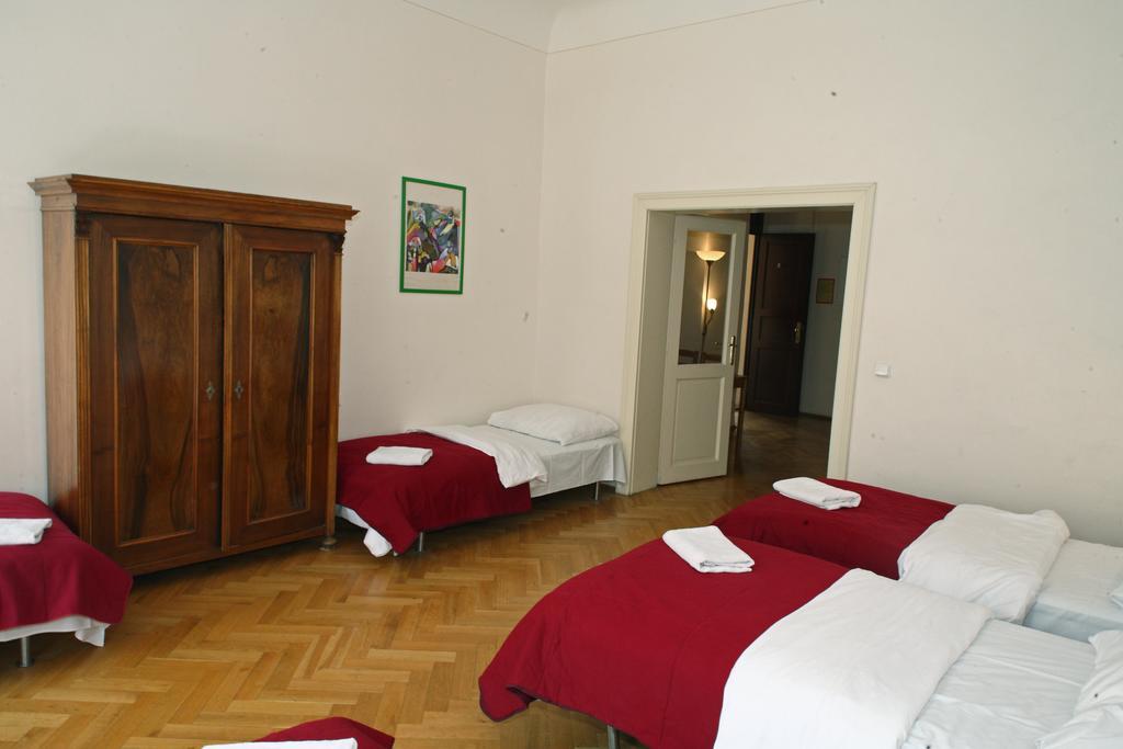 Little Town Budget Hotel Praga Pokój zdjęcie