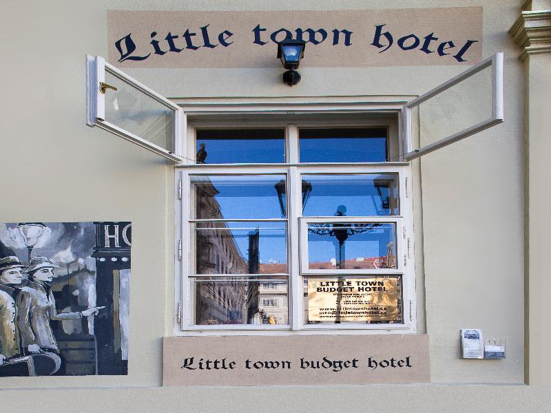 Little Town Budget Hotel Praga Zewnętrze zdjęcie